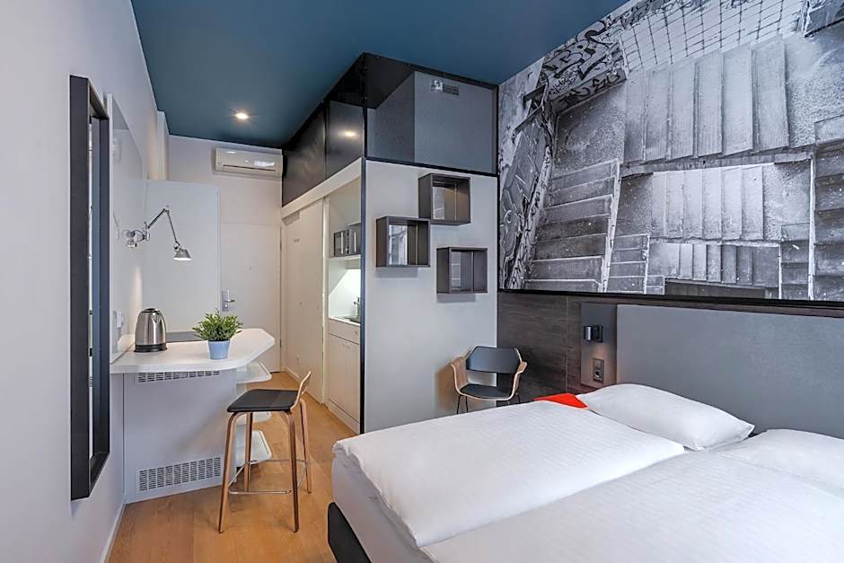 Dean's College Hotel