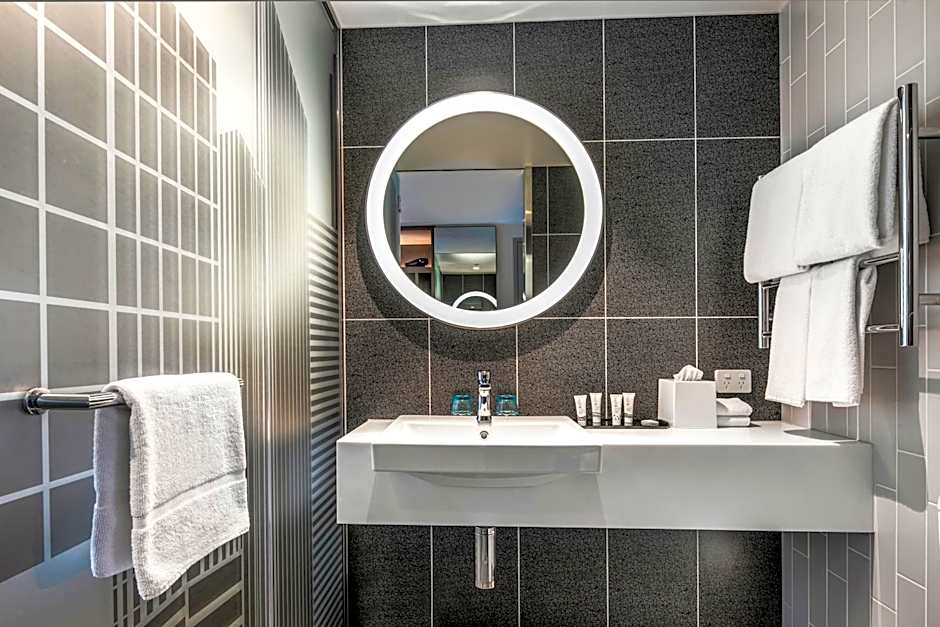 Holiday Inn Express Melbourne Little Collins By IHG