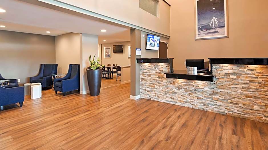 Best Western Plus La Plata Inn