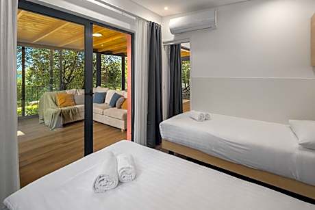 Prestige Mobile Home with Jacuzzi - Sea View