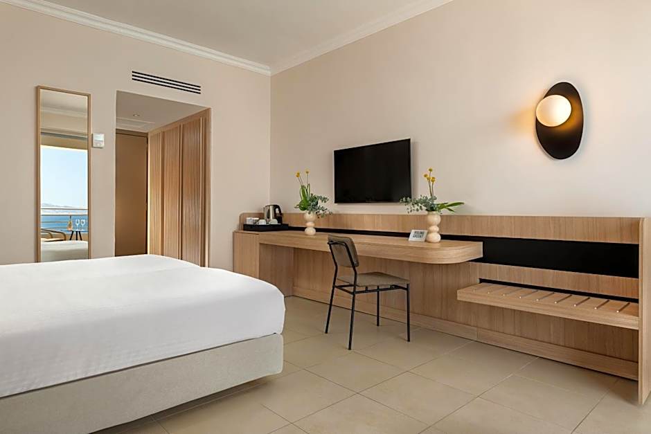 Photo 1 of 7 of Superior 2 Beds, Seafront
