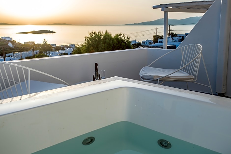 Photo 1 of 16 of Deluxe 2 Bedroom Suite, Jetted Tub, Sea View