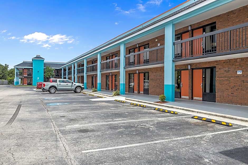 Garnet Inn & Suites, Morehead City near Atlantic Beach 