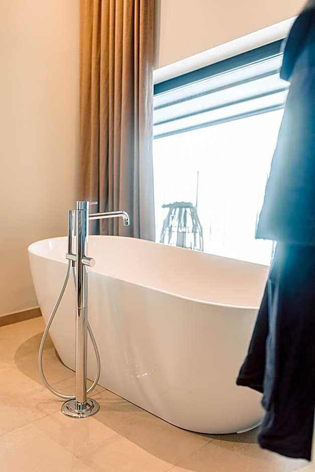 JoAnn suites & apart