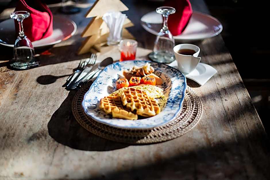 Cemara Beachfront Suite