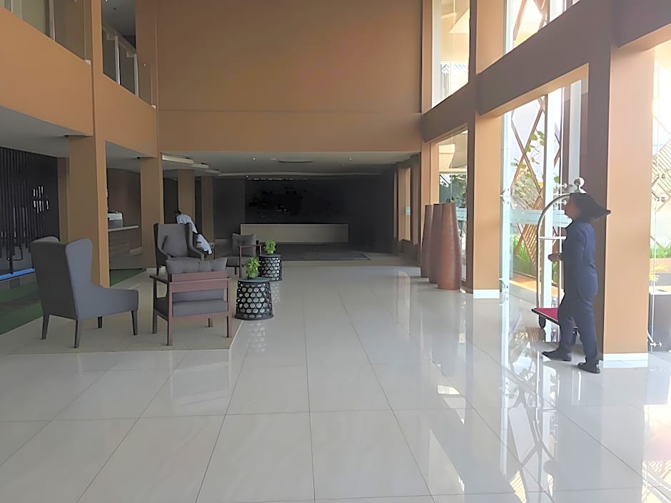 Front One Akshaya Hotel Karawang