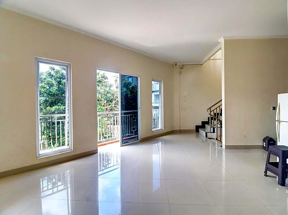 OYO Life 92707 D-akomiba Residence