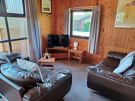 Lodge-Standard-Private Bathroom-Garden View