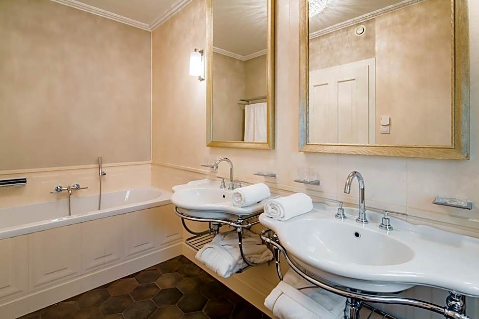 Rubin Luxury Apartments