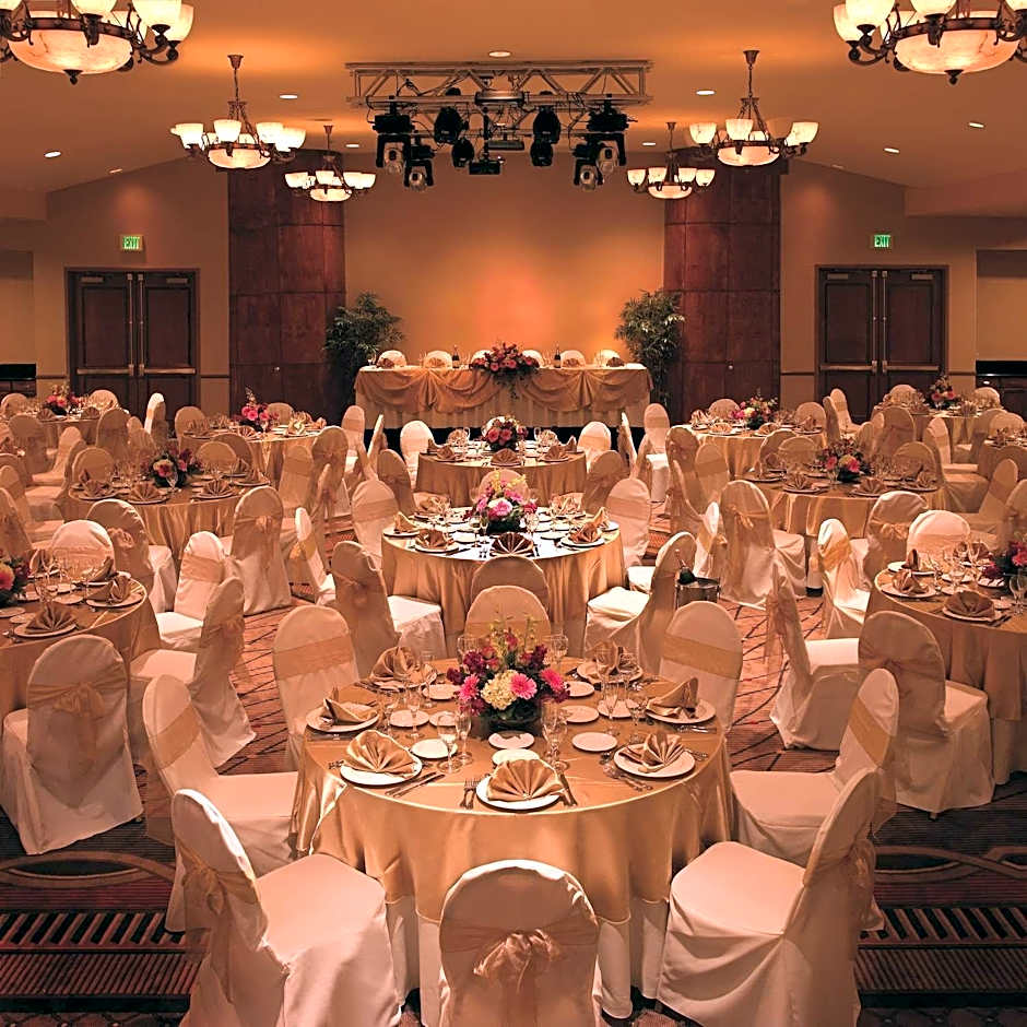 DoubleTree by Hilton Claremont