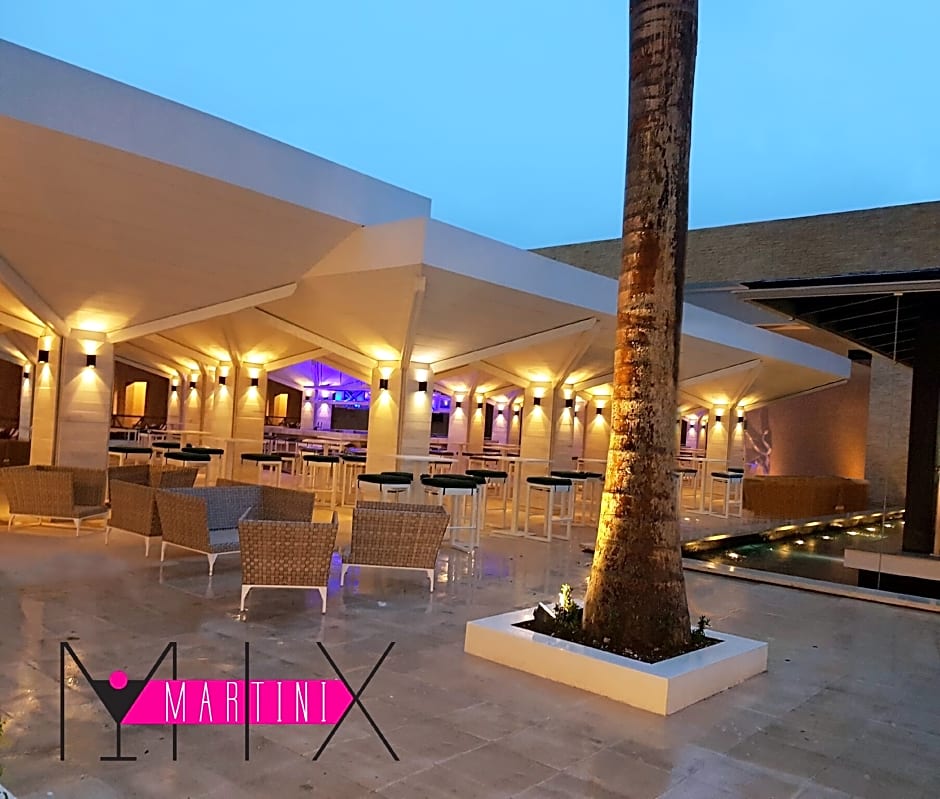 Royalton Blue Waters Autograph All-Inclusive Resor