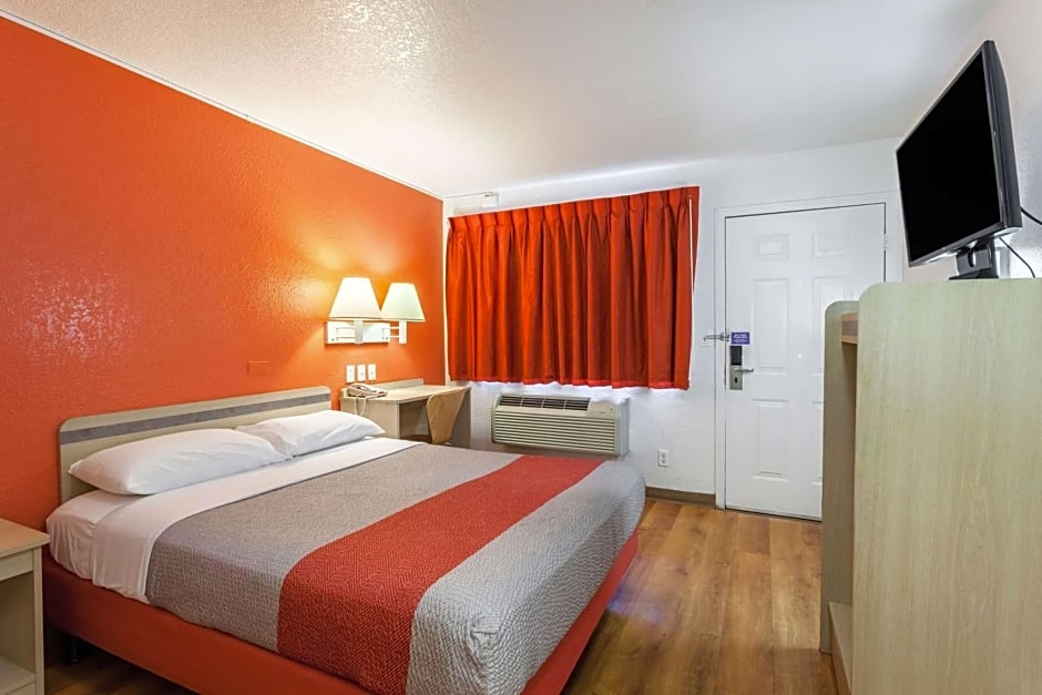 Motel 6 Sacremento, Ca - Downton