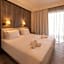 Chrispy City Living ex Nefeli