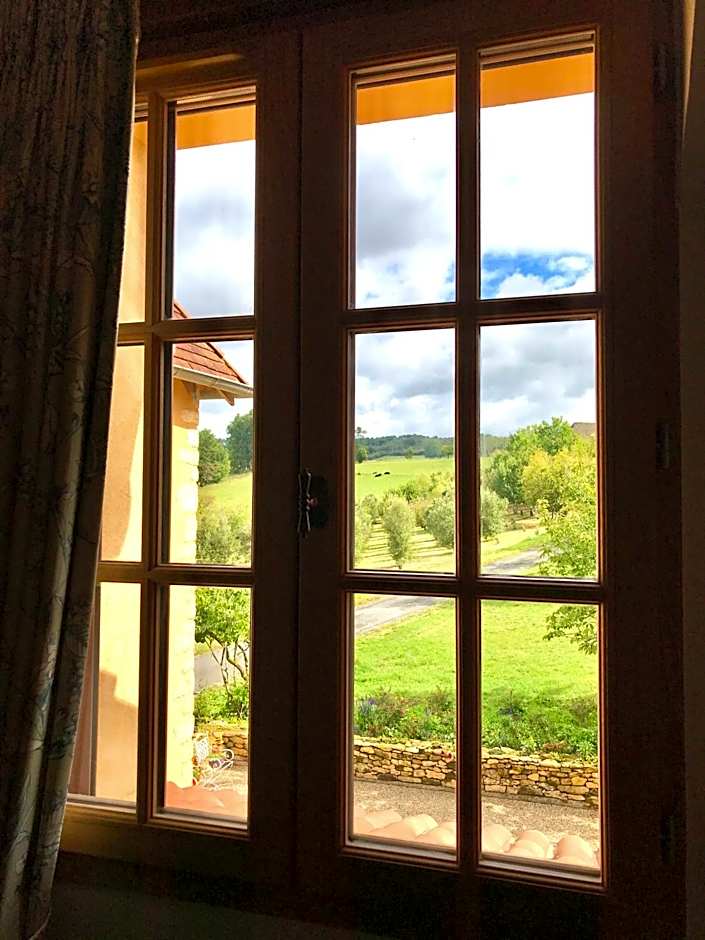 Les Cèdres du Linard, Chambres d'Hôtes B&B Near Lascaux, Montignac, Sarlat-la-Canéda, Dordogne
