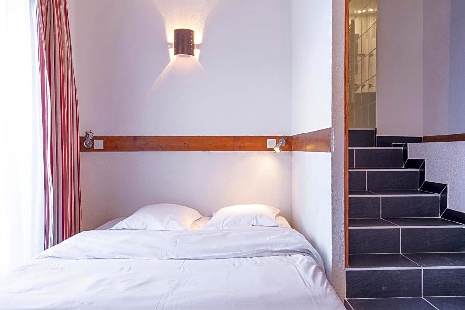 Les Aiguilles De Warens