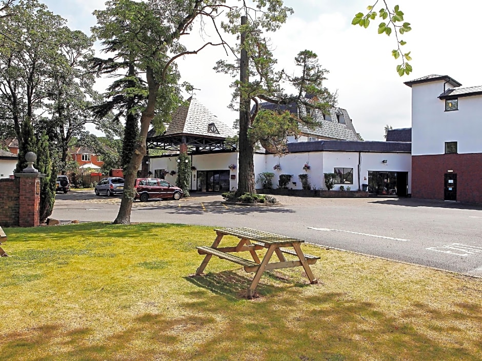 Mercure Chester North Woodhey House Hotel