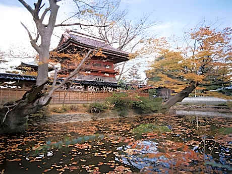 Apa Hotel Tsubamesanjo-Ekimae