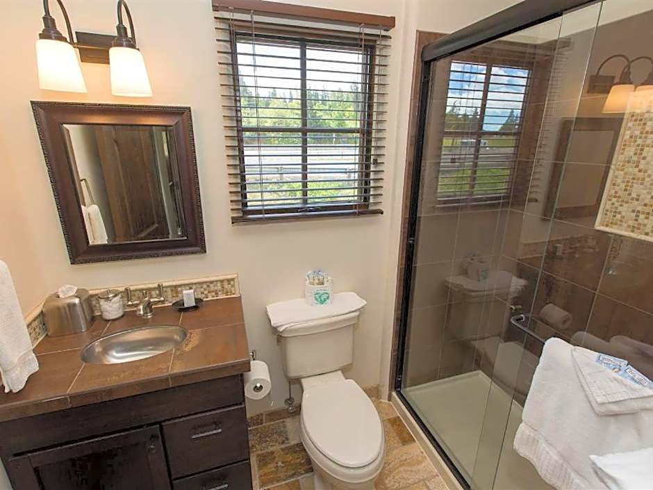 Columbia Cliff Villas