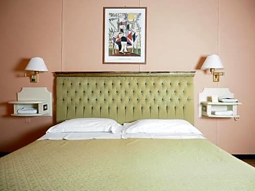 Photo 1 of 2 of Economy Double Room