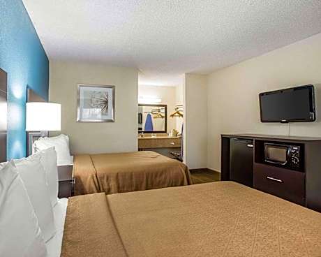 2 Double Beds, Smoking