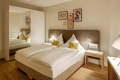 Deluxe Double Room with Shower