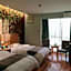 Vatica Jieshou City New Passenger Transport Center Hotel