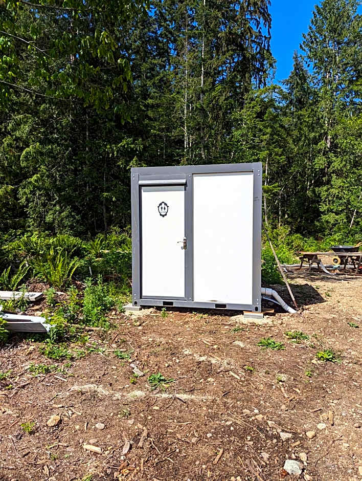 Tree Ring Cabin on 33 Acre Farm