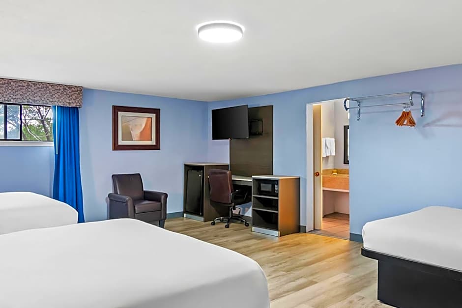 Travelodge by Wyndham Las Vegas NM