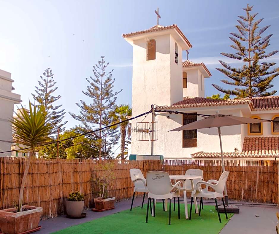 Single Fin Surf Hostel