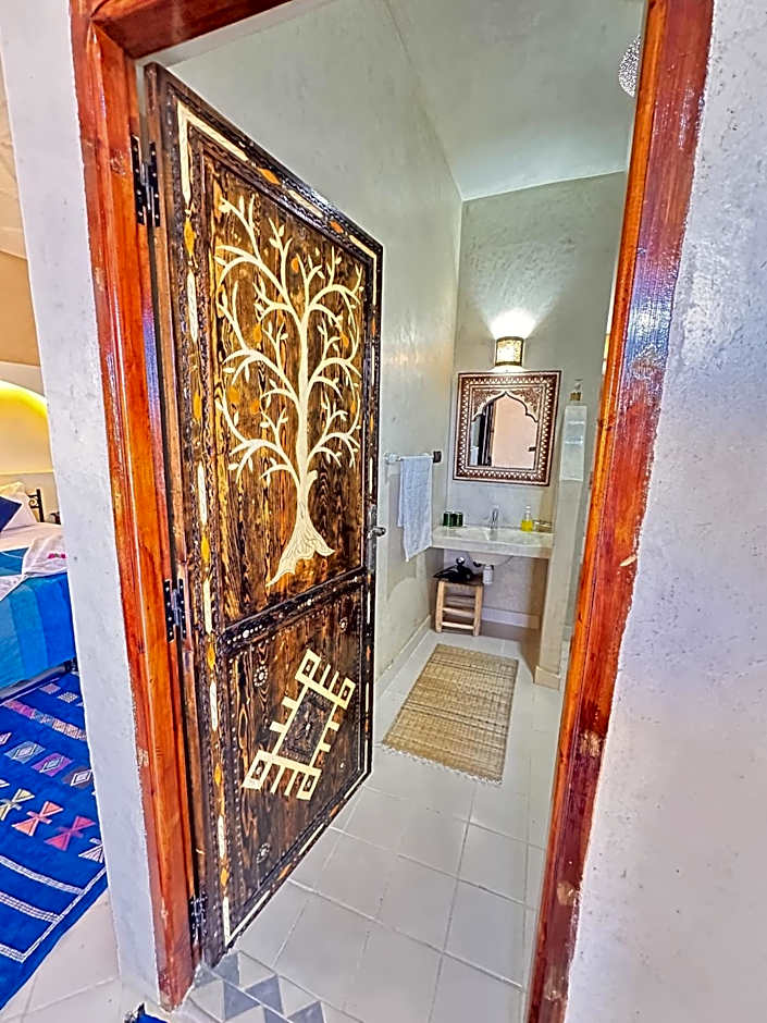 Oasis Tilogui-Luxury Hotel Restaurant and Desert Excursions In Zagora