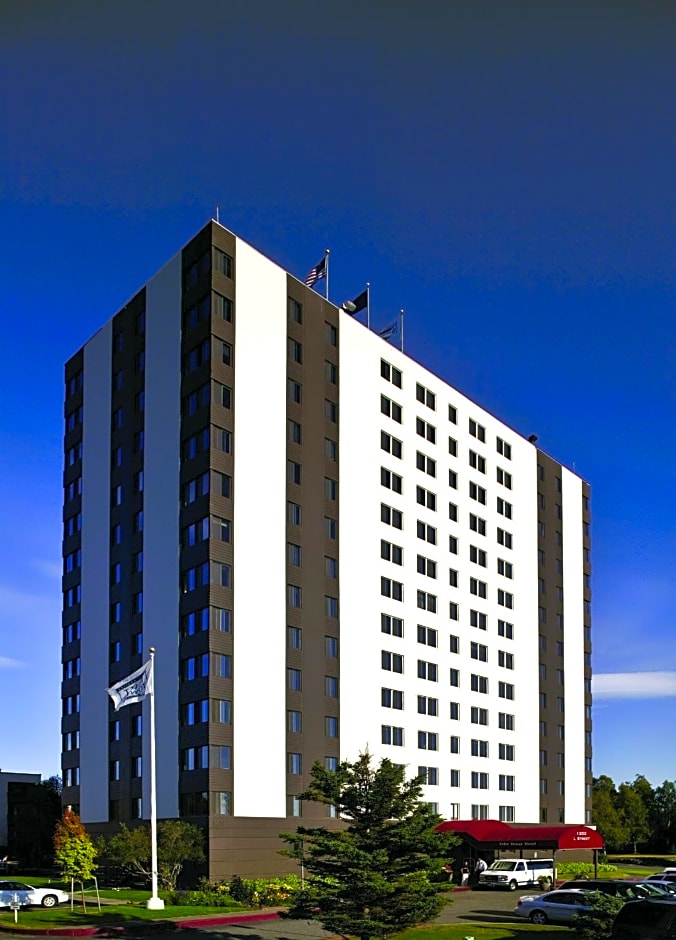 Inlet Tower Hotel & Suites