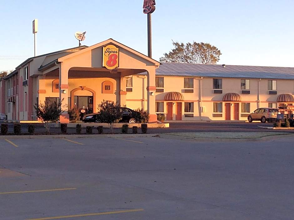 Super 8 by Wyndham Sallisaw