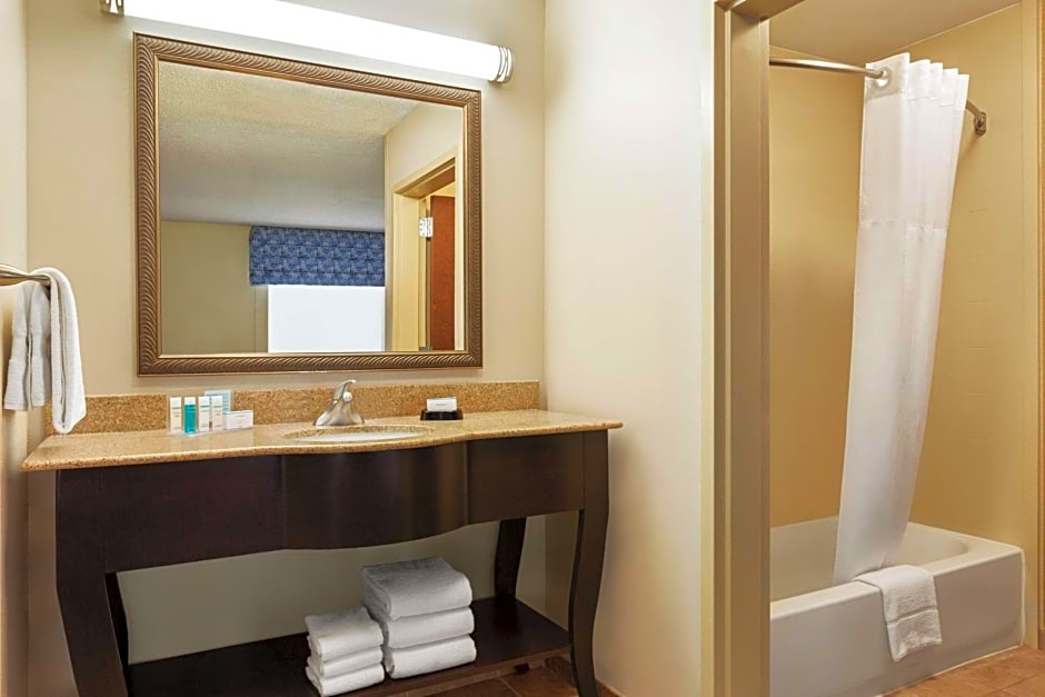 Hampton Inn By Hilton & Suites Atlanta Airport West/Camp Creek Pkwy