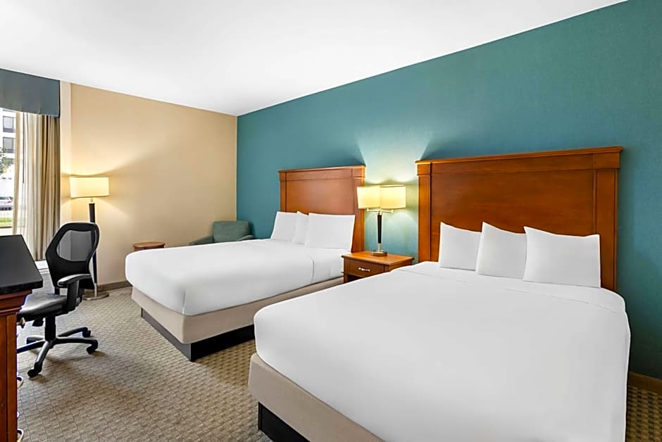 Sonesta Essential Houston Hobby Airport