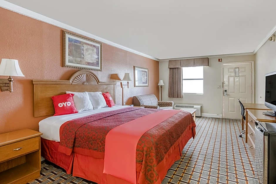 OYO Hotel Pineville LA Hwy 165