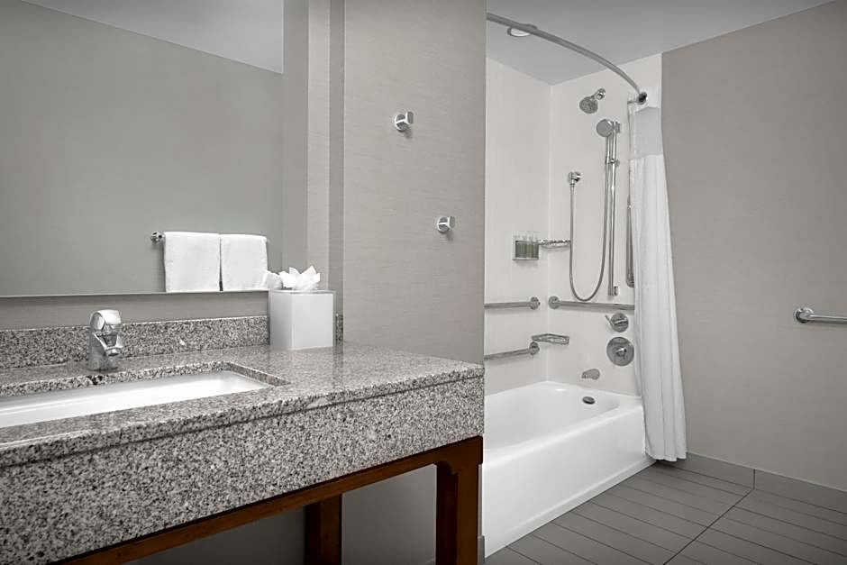 Courtyard by Marriott Richmond Downtown