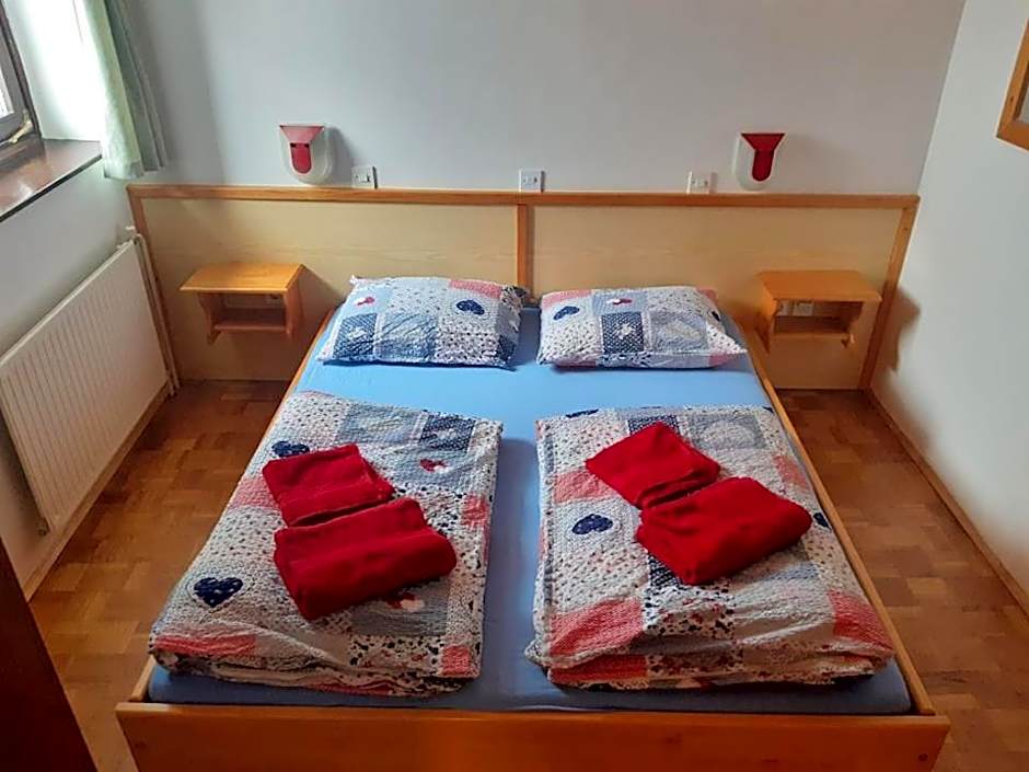 Rooms Barovc by the Lake Jasna