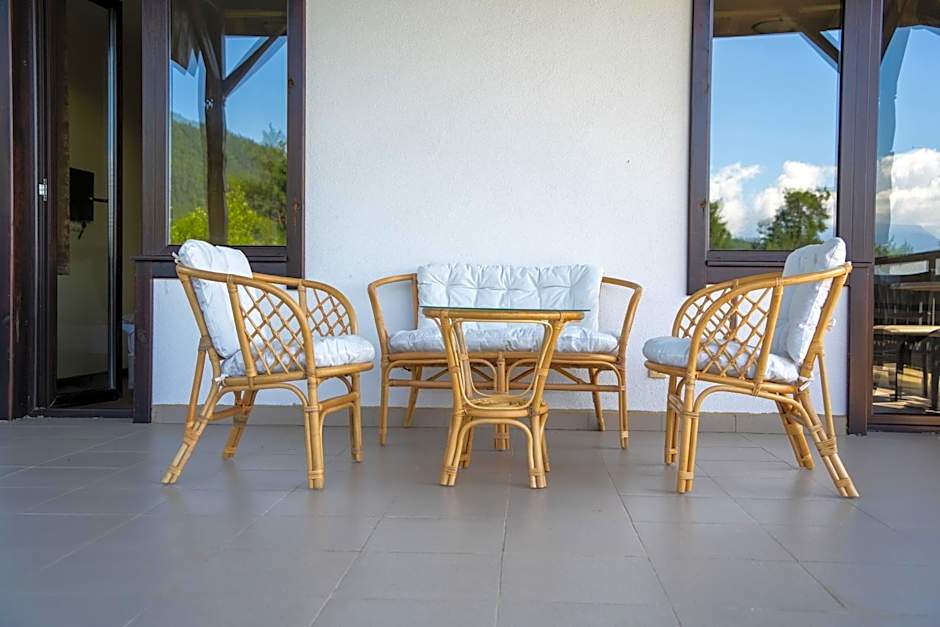 Rusaliite Adventure House