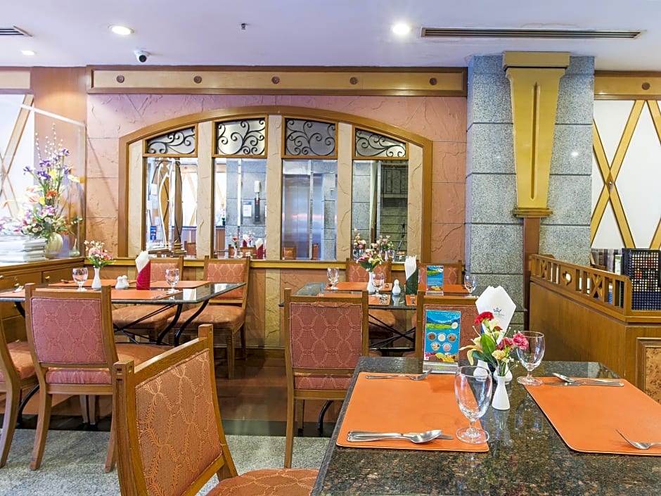 Majestic Suites Hotel