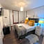 James Clow Bed & Breakfast & Apartments