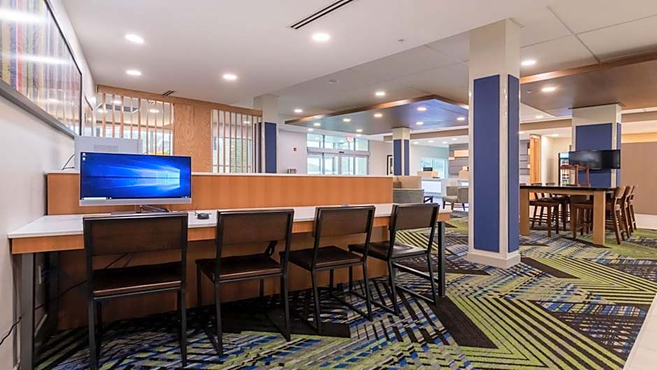 Holiday Inn Express And Suites Marion By IHG
