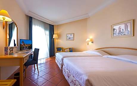 Family Triple Room (1 Double Bed and 1 Double Sofa Bed)