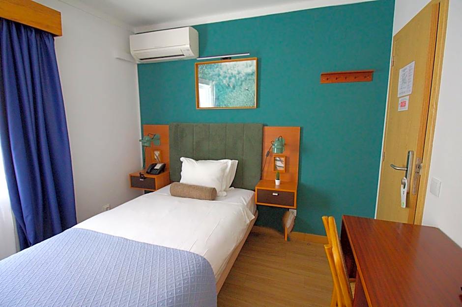 Photo 1 of 4 of Single Room