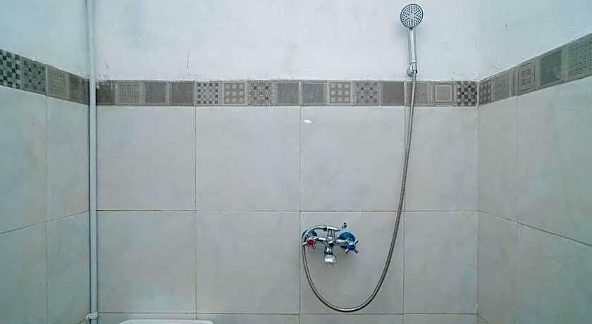 Sans Hotel Queen Batu