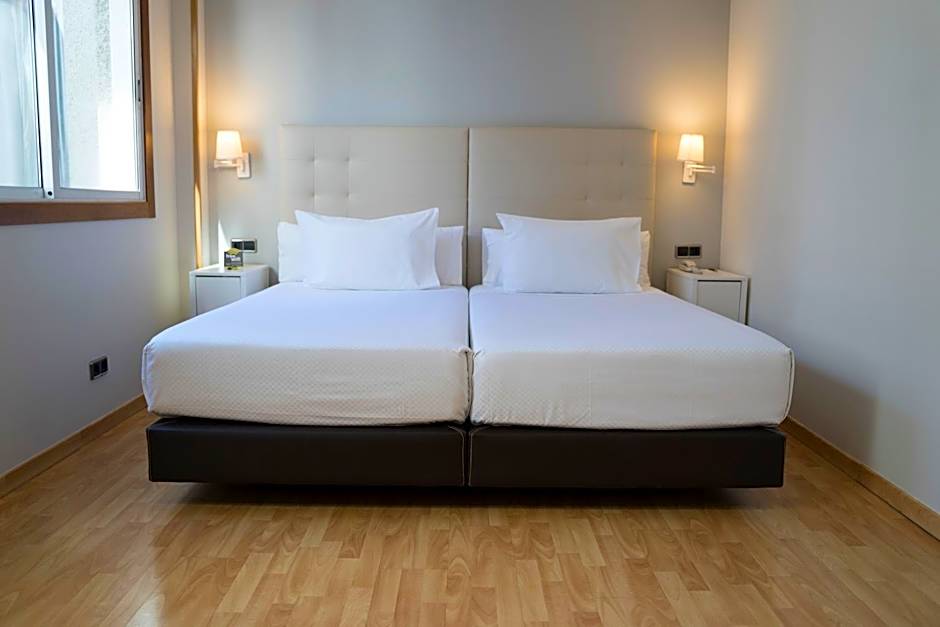 Hotel Sercotel Tres Luces