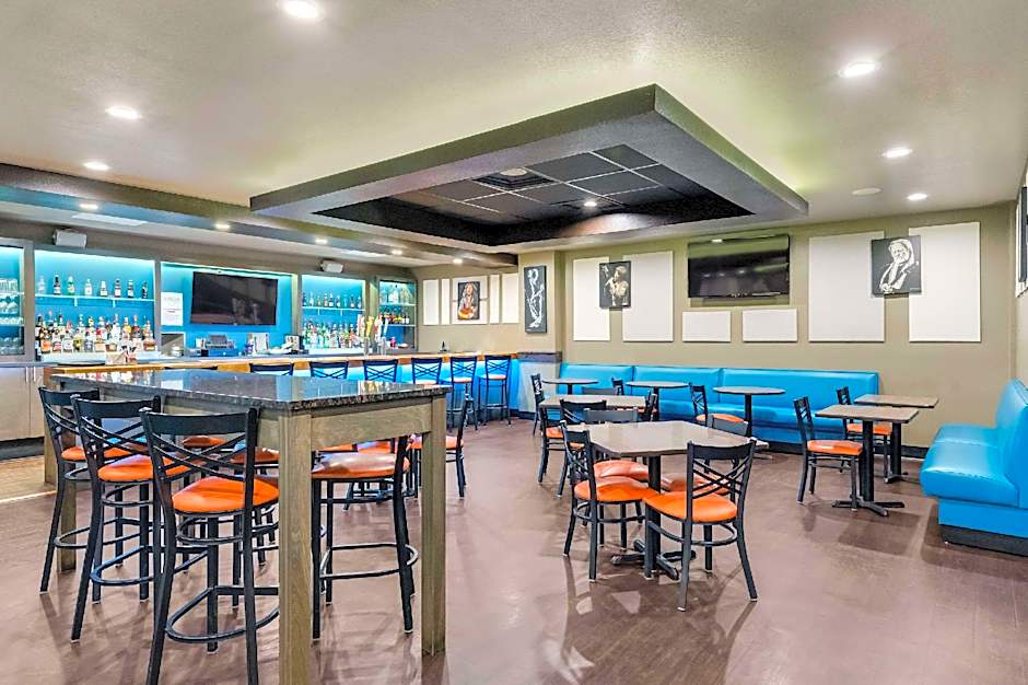 Clarion Inn & Suites Russellville I-40