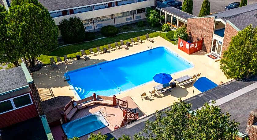Fireside Inn & Suites Waterville