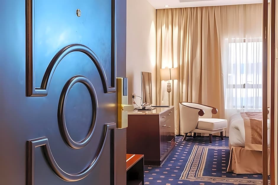 Crystal Plaza Al Majaz Hotel