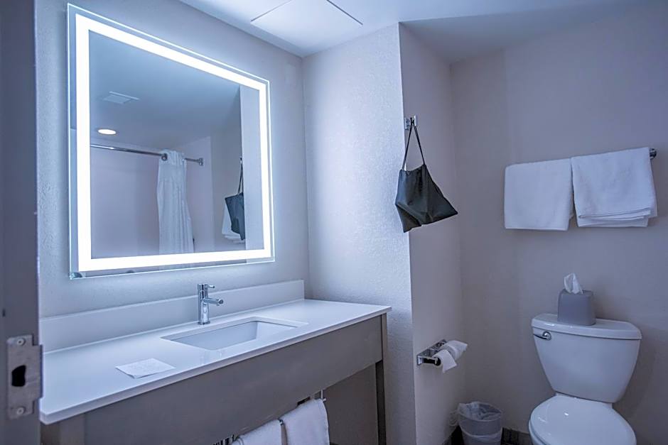 Holiday Inn Express Pembroke By IHG