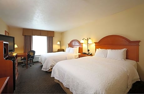 Queen Room with Two Queen Beds - Mobility Access/Non-Smoking